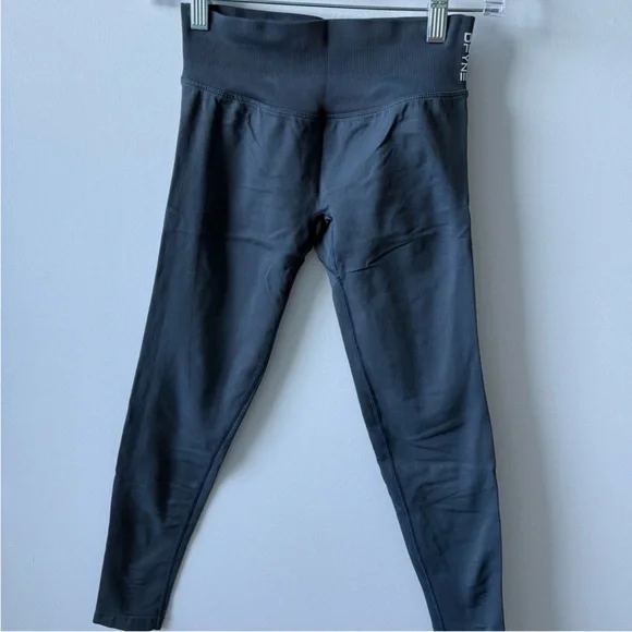 Seamless Gray Leggings + Blue Shorts - Picture 3 of 6